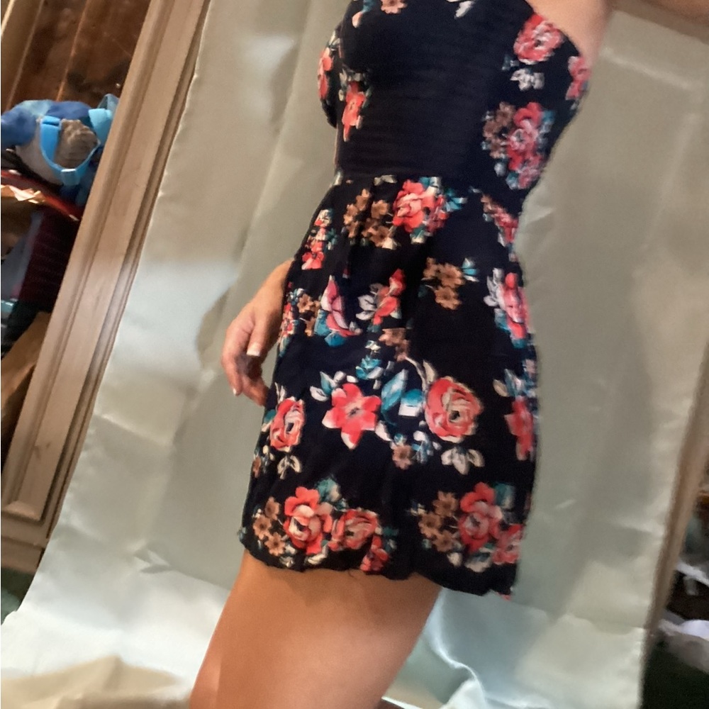 Floral Romper - Picture 3 of 4